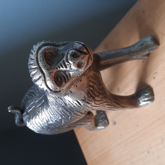 Metal Alloy Walking Monkey - Picture 1 of 4